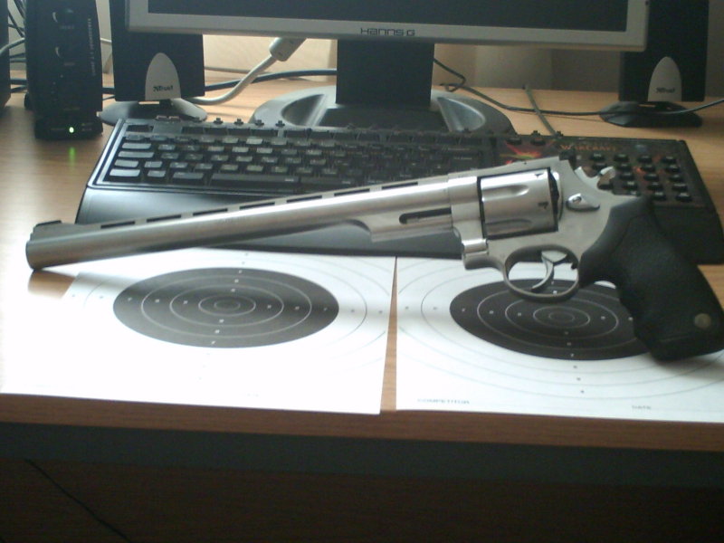 taurus 44 magnum revolver. Magnum handguns return as